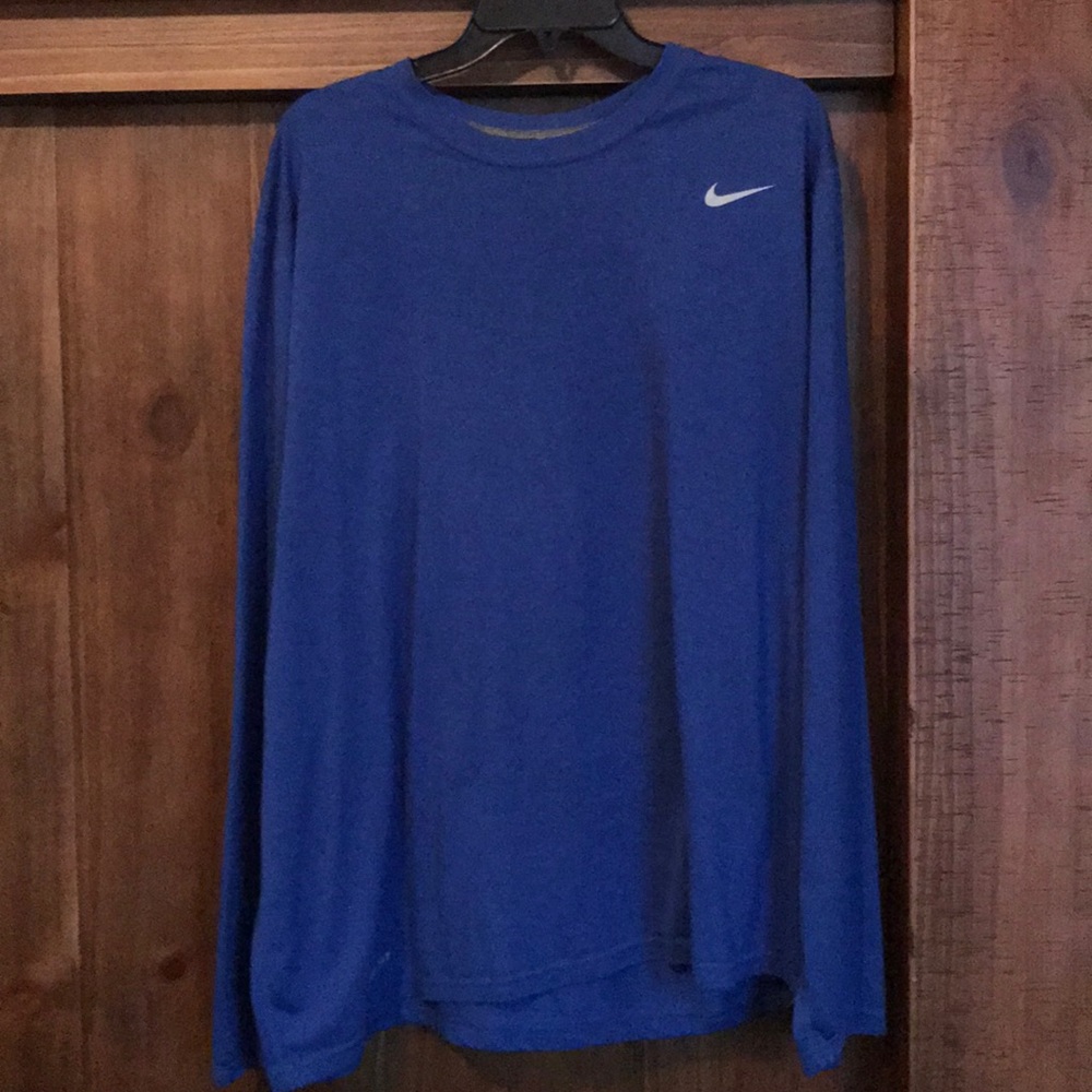 Nike long sleeve t-shirt